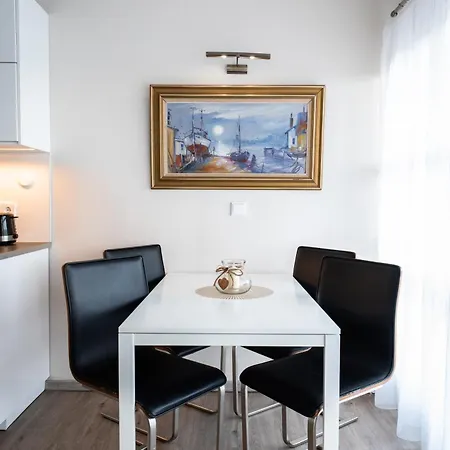 Strandwohnung Mit Grosser Terrasse In Erster Reihe Am Schoenberger Strand, Kajak, Wallbox, 24h Self Check-in, Disneyplus Апартаменты *