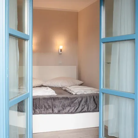 Strandwohnung Mit Grosser Terrasse In Erster Reihe Am Schoenberger Strand, Kajak, Wallbox, 24h Self Check-in, Disneyplus Апартаменты *